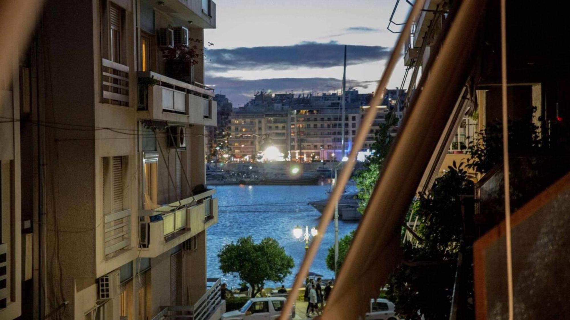 Cozy Apartment With Sea View Next To Marina Zeas Piraeus Buitenkant foto