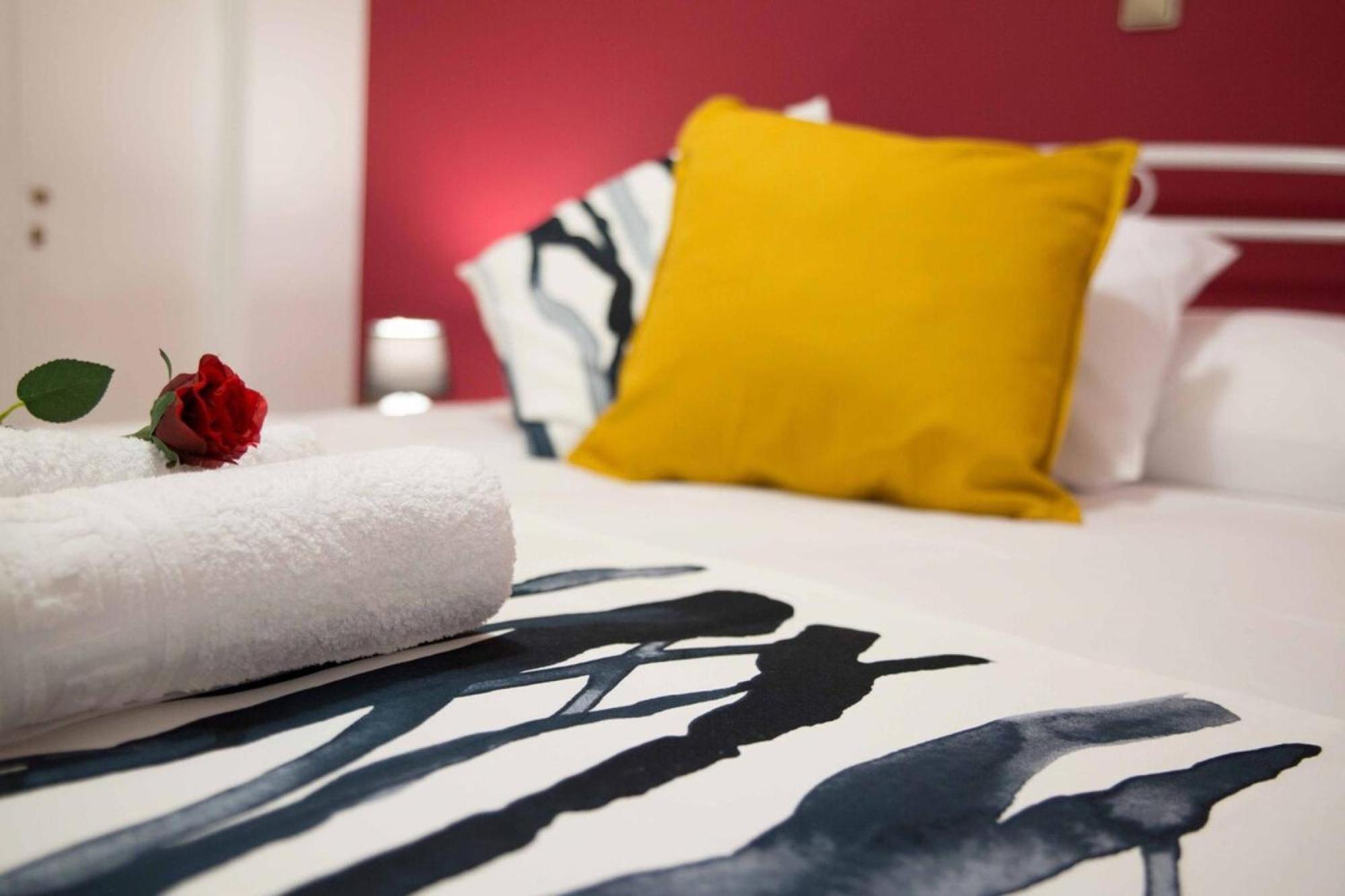 Cozy Apartment With Sea View Next To Marina Zeas Piraeus Buitenkant foto